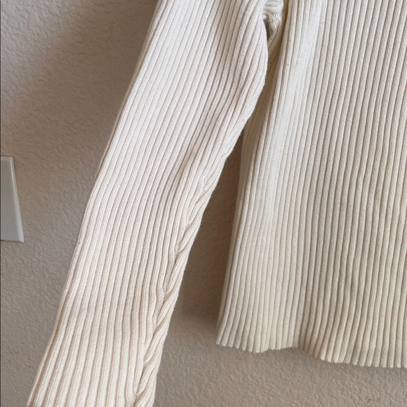 Ralph Lauren Cream Turtleneck Sweater with Gold Buttons - Picture 4 of 9